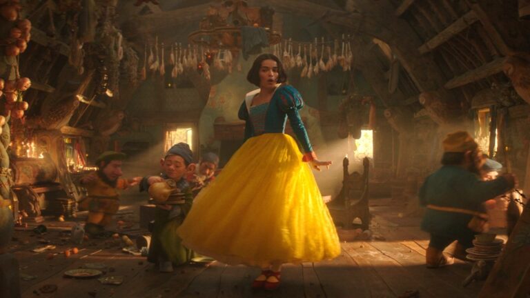 Biancaneve Rivelato primo trailer del nuovo remake live action
